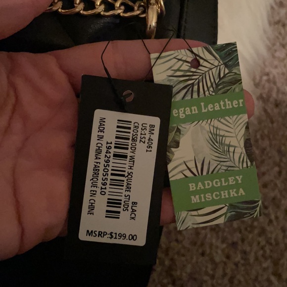 🆕NWT Badgley Mischka crossbody with square studs - Picture 8 of 8